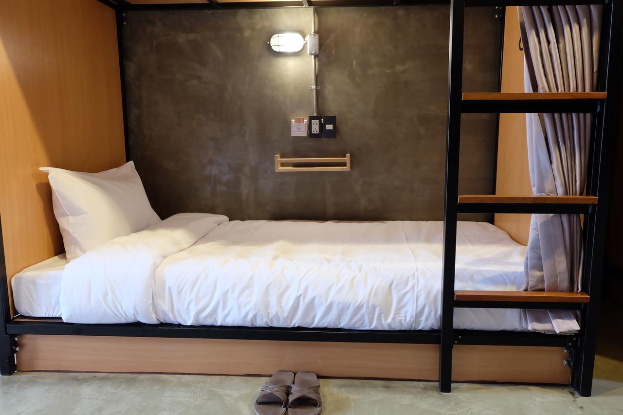 Sleepover Hostel Ban Bang Khwang エクステリア 写真